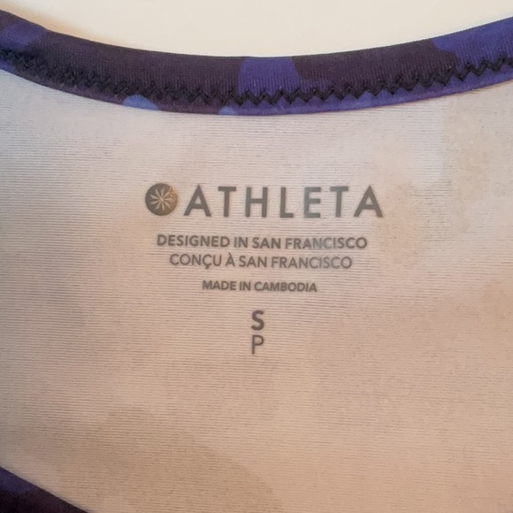 Athleta Point Break Rashguard - Picture 3 of 9